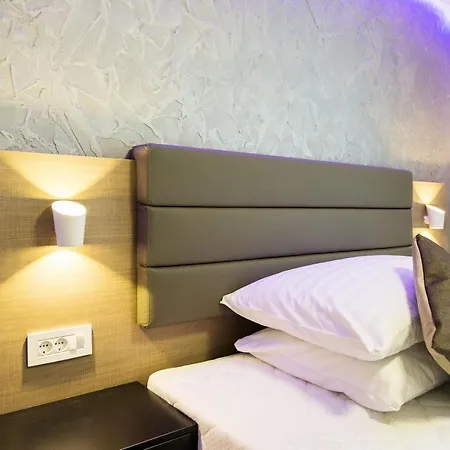 Sleep & Go Self-check-in 2*