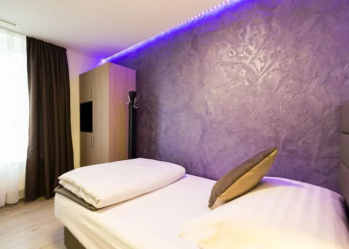 Sleep & Go Self-check-in Готель 2*